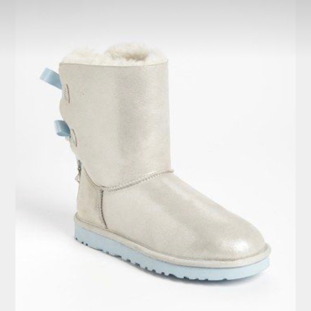UGG Bailey Bow I do wedding Uggs RARE! Metallic shimmer with blue sole size 7